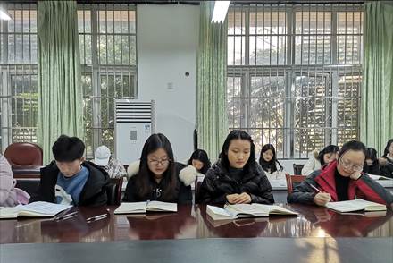 说明: C:\Users\吉克阿牛\Desktop\B41A36239745646F486F91C5BBCB3186.jpg
